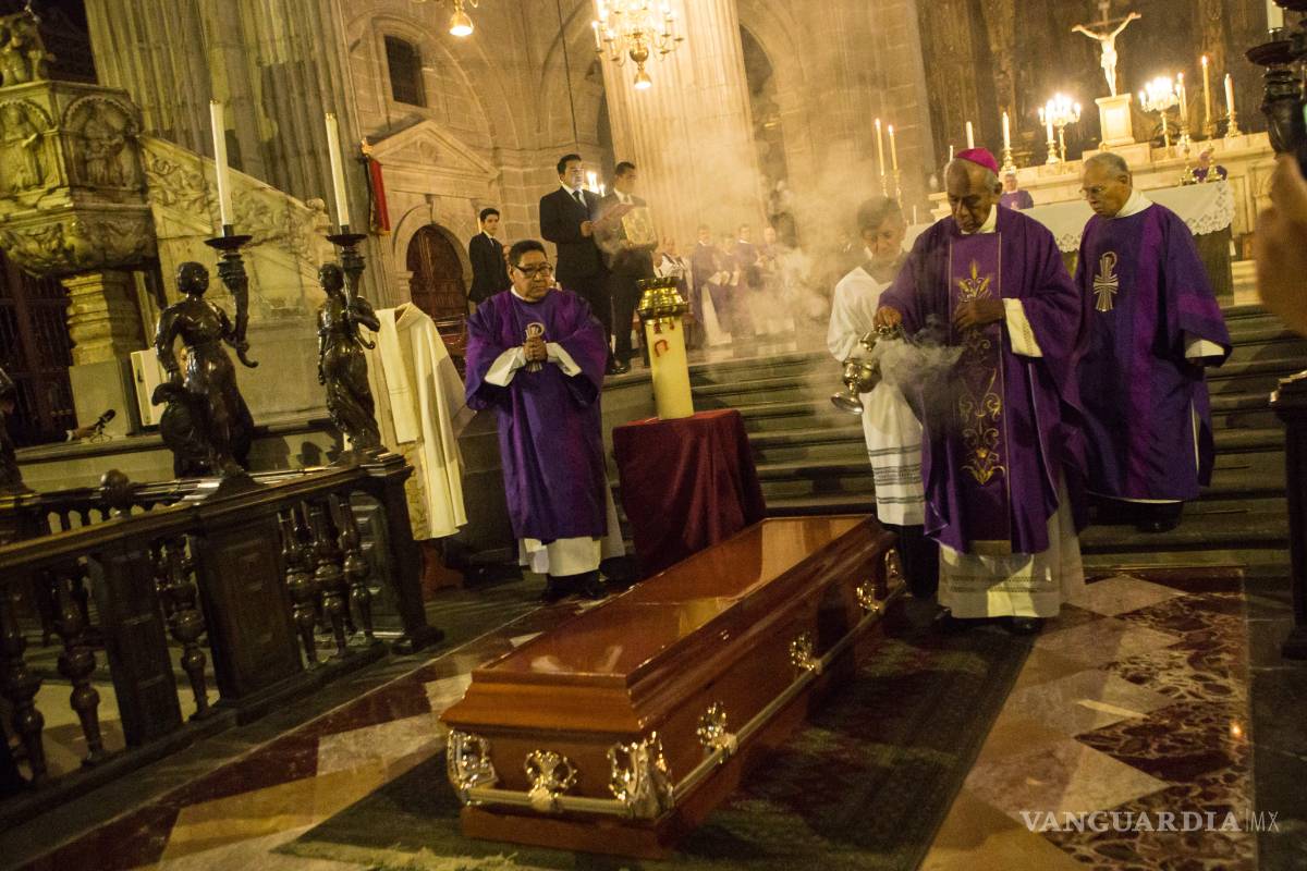 $!Lloran fieles la muerte del padre Machorro, fue apuñalado en la Catedral