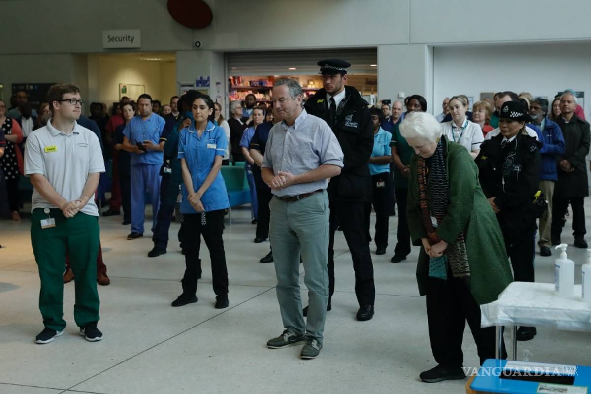 Rinden tributo a trabajadores de la salud fallecidos por COVID-19 en Reino Unido