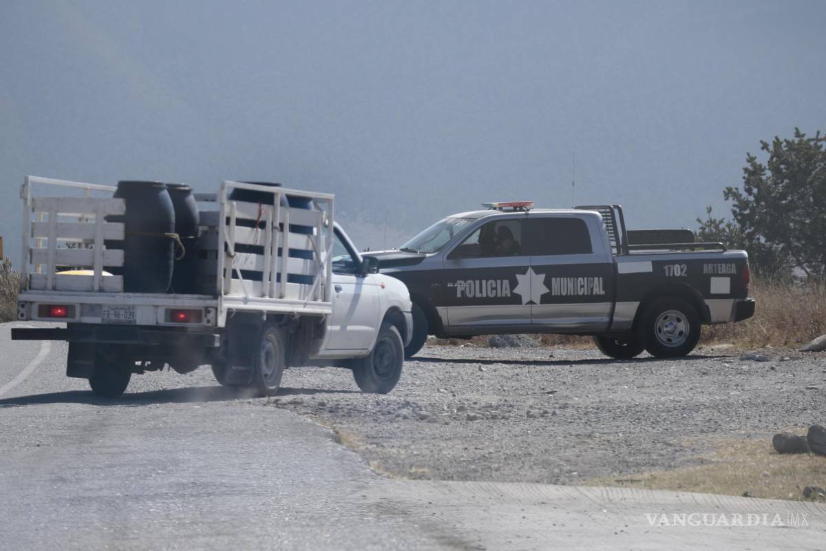 $!Presencia de CAPUFE y policia municipal de Arteaga en el tramo de la carretera 57 conocida como “Los chorros”