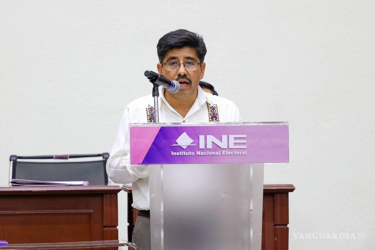 $!Hugo Ortíz Aguilar ofreció un mensaje tras recibir su constancia como ministro electo de las elecciones del Poder Judicial en la sede del INE.