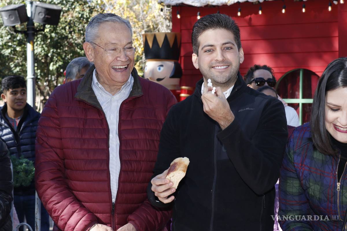 $!Parten en Saltillo rosca de reyes de un kilómetro repartida entre mil 600 familias