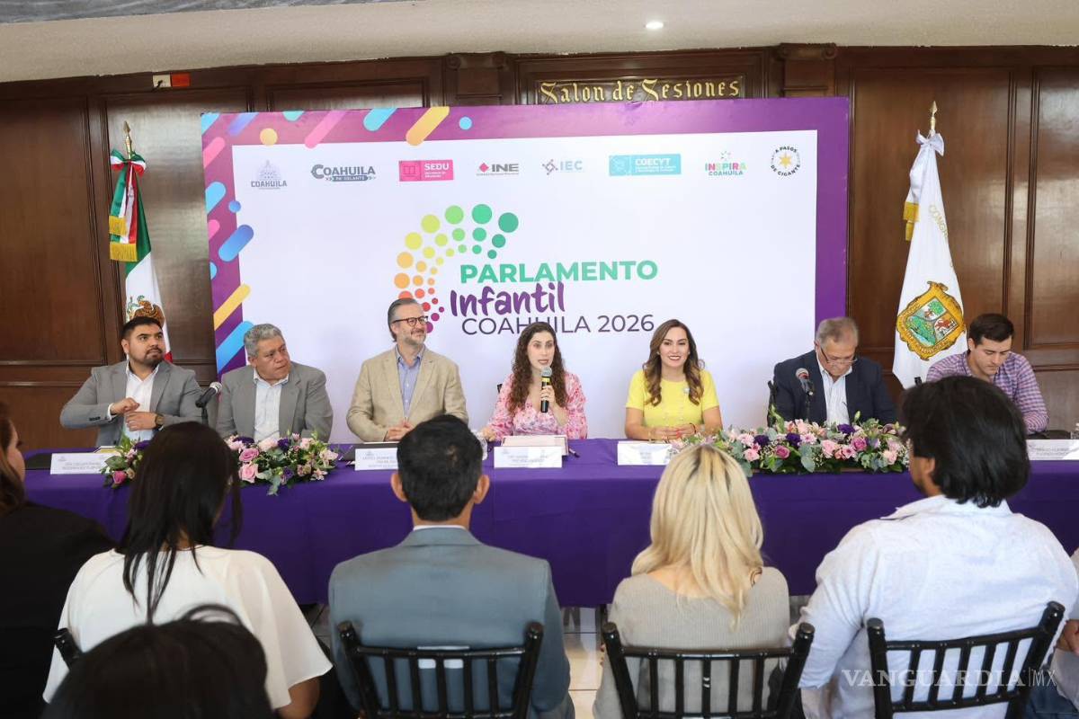 $!Las diputadas María del Mar Treviño y Magaly Hernández destacaron la importancia de escuchar las ideas de las nuevas generaciones.