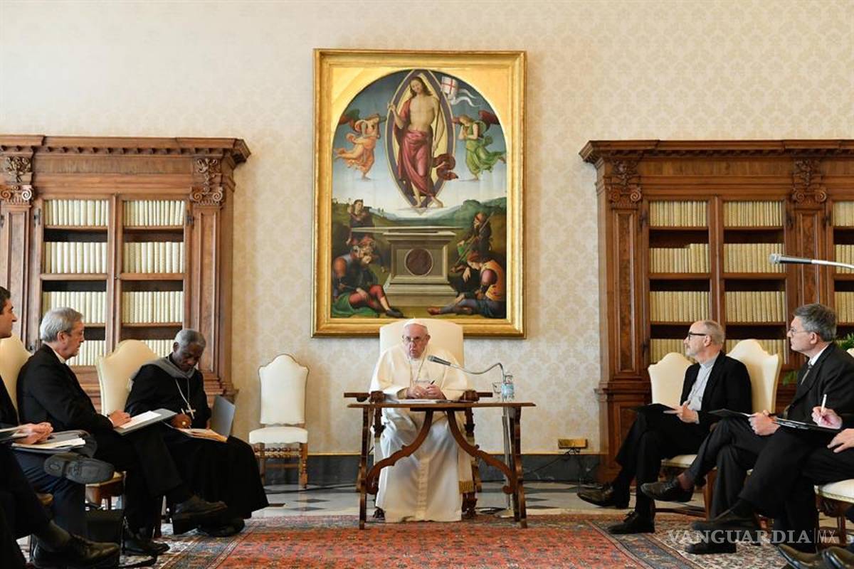 Vaticano planea vacunar a 1,200 personas pobres y marginadas en Semana Santa