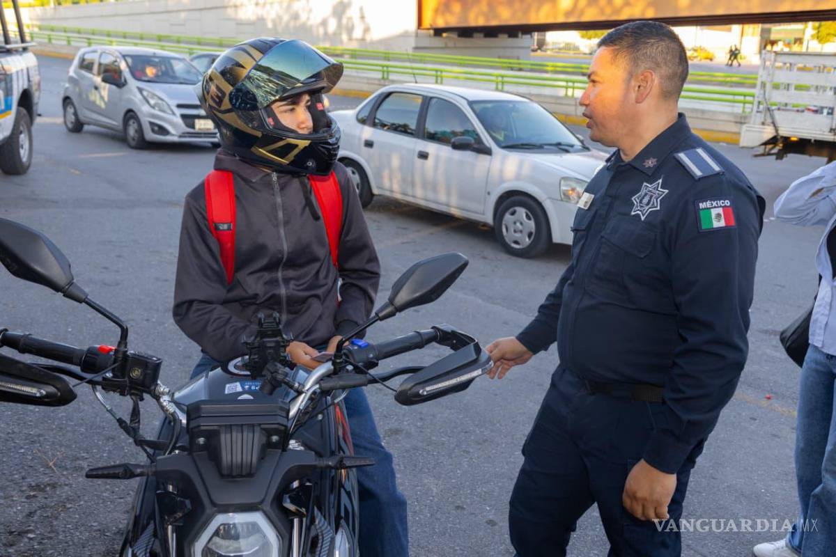 $!Durante los operativos también se verifica que los motociclistas utilicen casco y que las unidades cuenten con placas.