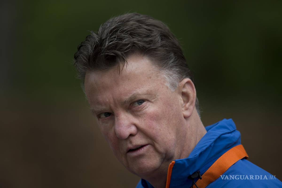 $!El técnico de Holanda Louis Can Gaal tras un entrenamiento de la selección en Hoenderloo.