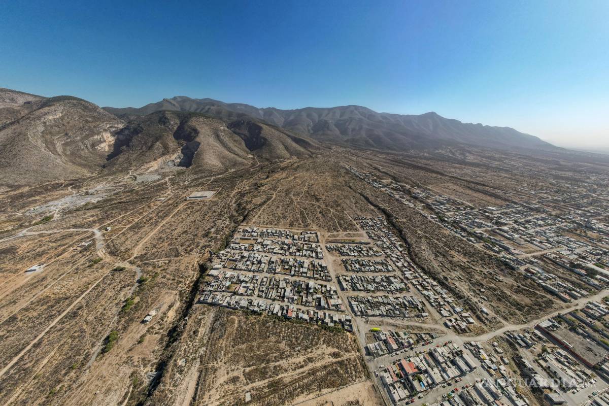$!Aspectos de los límites de la Sierra de Zapalinamé con la zona urbana de Saltillo.