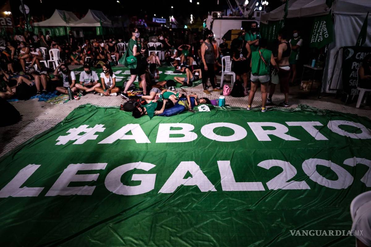 #EsLey: Argentina legaliza el aborto y mujeres de todo el mundo celebran