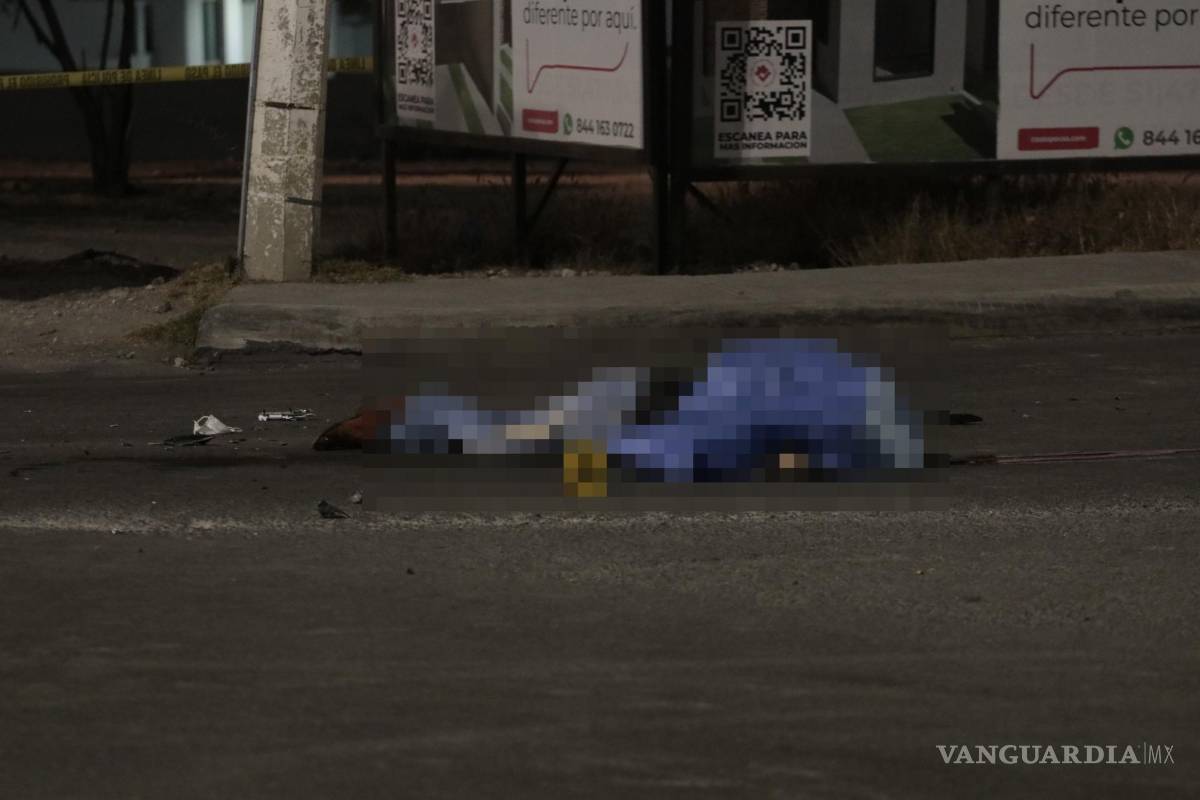 Sale proyectado por choque al sur de Saltillo y pierde la vida al no portar casco