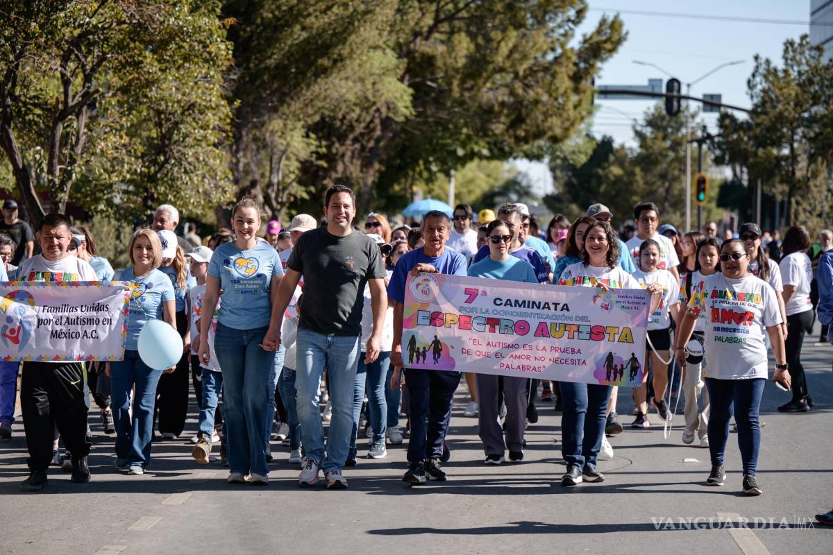 $!Javier Díaz González y Luly López Naranjo se unieron a la Séptima Caminata por la Concientización del Espectro Autista.
