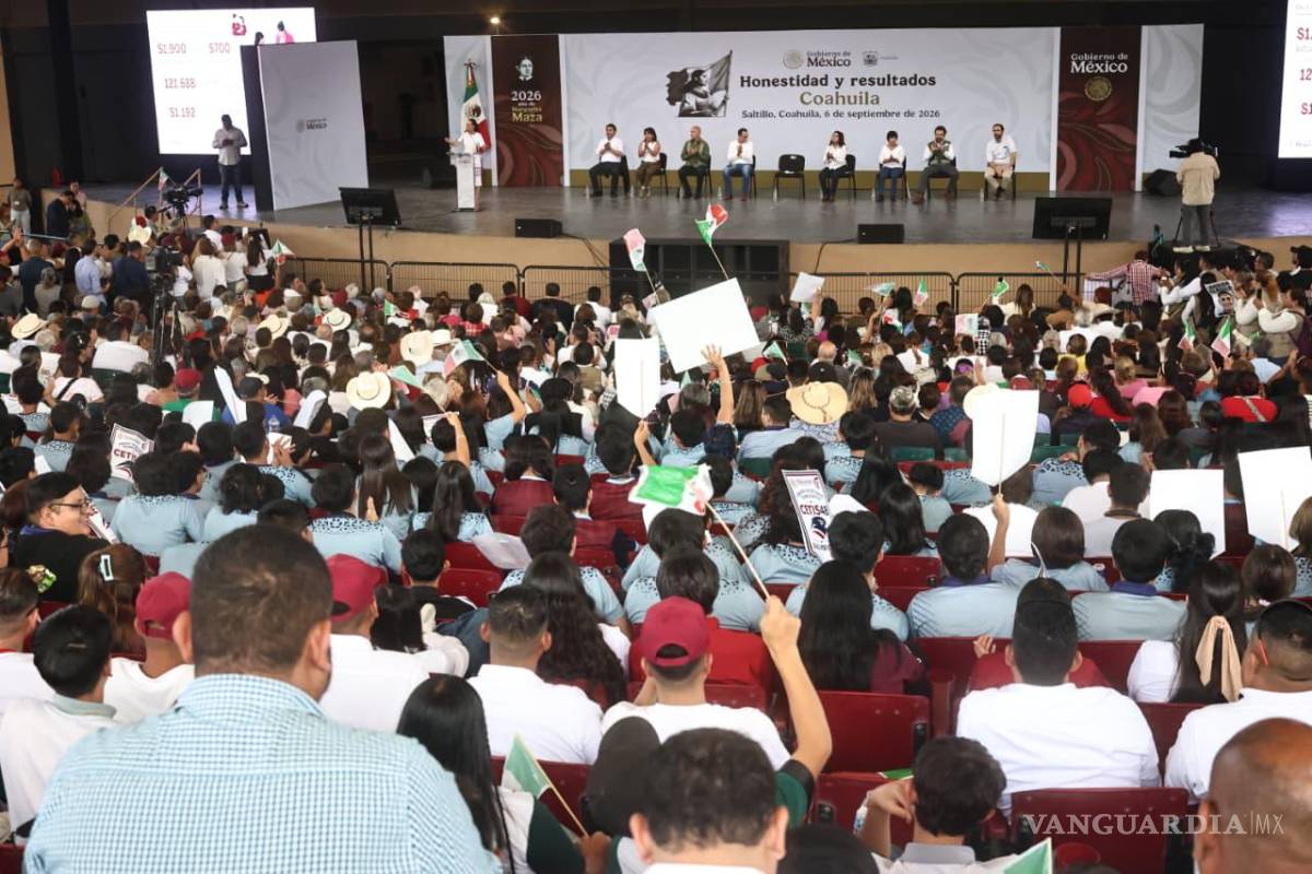 $!Más de 10 mil asistentes acudieron al Parque Las Maravillas para escuchar el informe de Claudia Sheinbaum, en una jornada marcada también por consignas de apoyo a distintas figuras políticas.