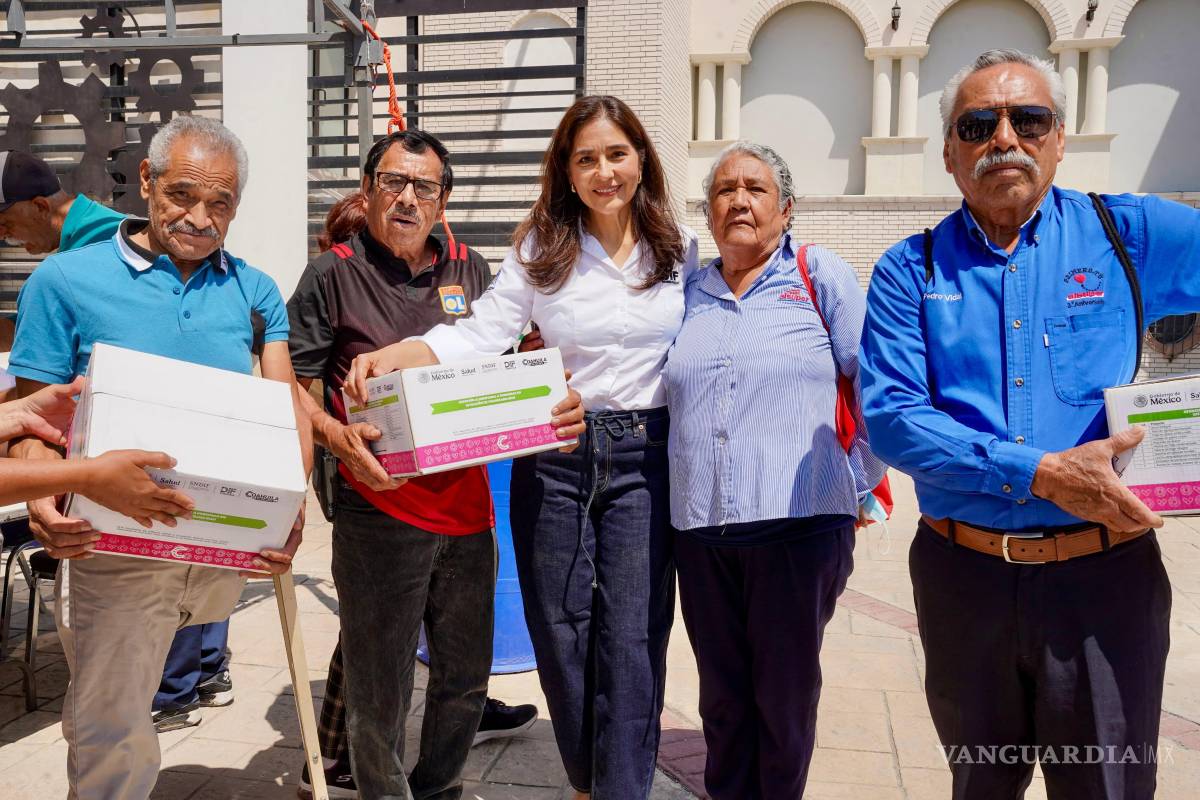 $!Teresita Escalante Contreras, presidenta honoraria del DIF Ramos Arizpe, destacó la importancia de reconocer y apoyar a los adultos mayores en situación de abandono.