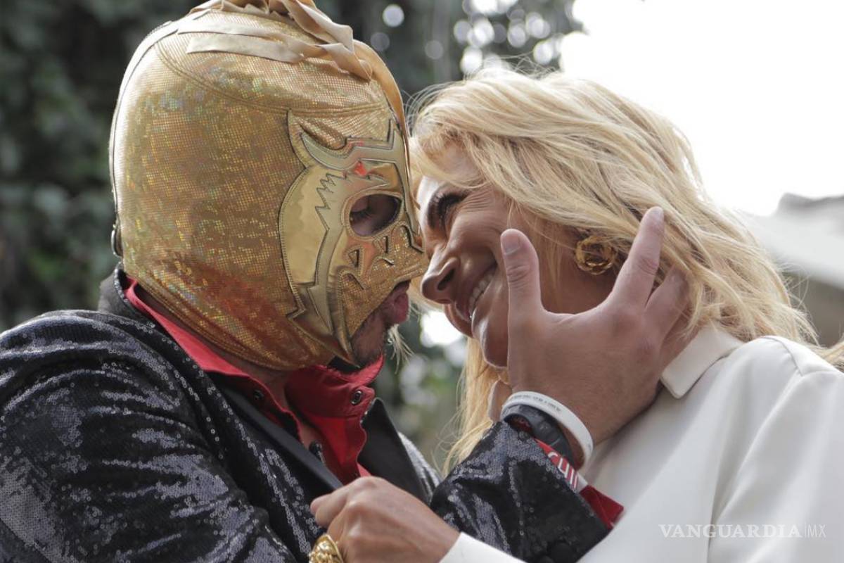 Adela Micha le confiesa al Escorpión Dorado lo que extraña de Televisa