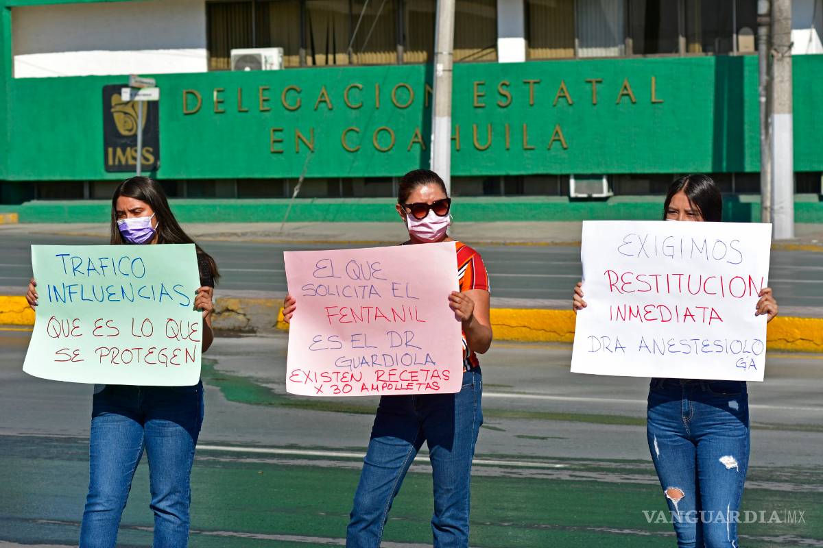 Personal del IMSS Coahuila se manifiesta por despido