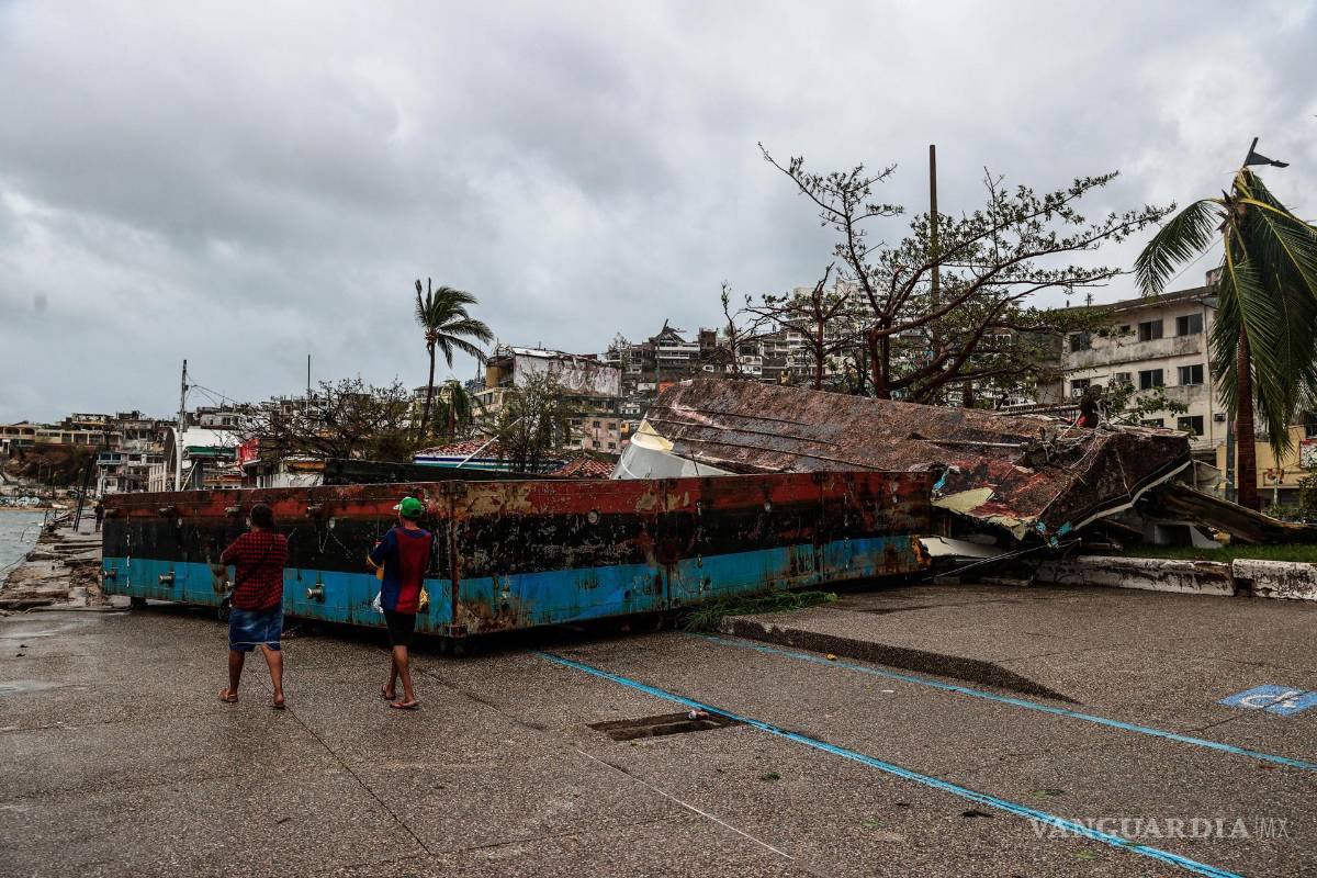 $!Fotografía de edificaciones averiadas tras el paso del huracán Otis en el balneario de Acapulco, en el estado de Guerrero, México.