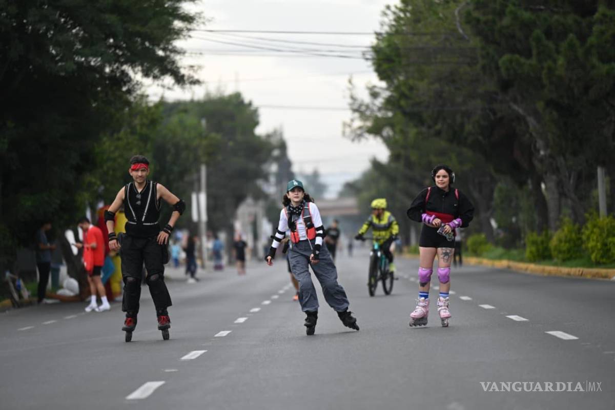 $!La Ruta Recreativa ofreció un espacio para la actividad física y la convivencia de las familias saltillenses sobre el bulevar Venustiano Carranza.