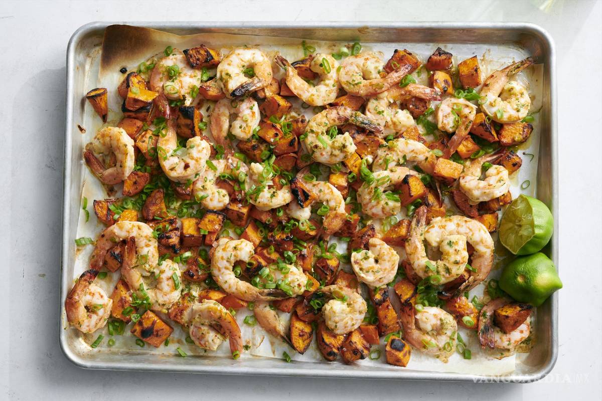 $!El calor breve e intenso permite que los camarones se cocinen bien pero permanezcan suculentos.