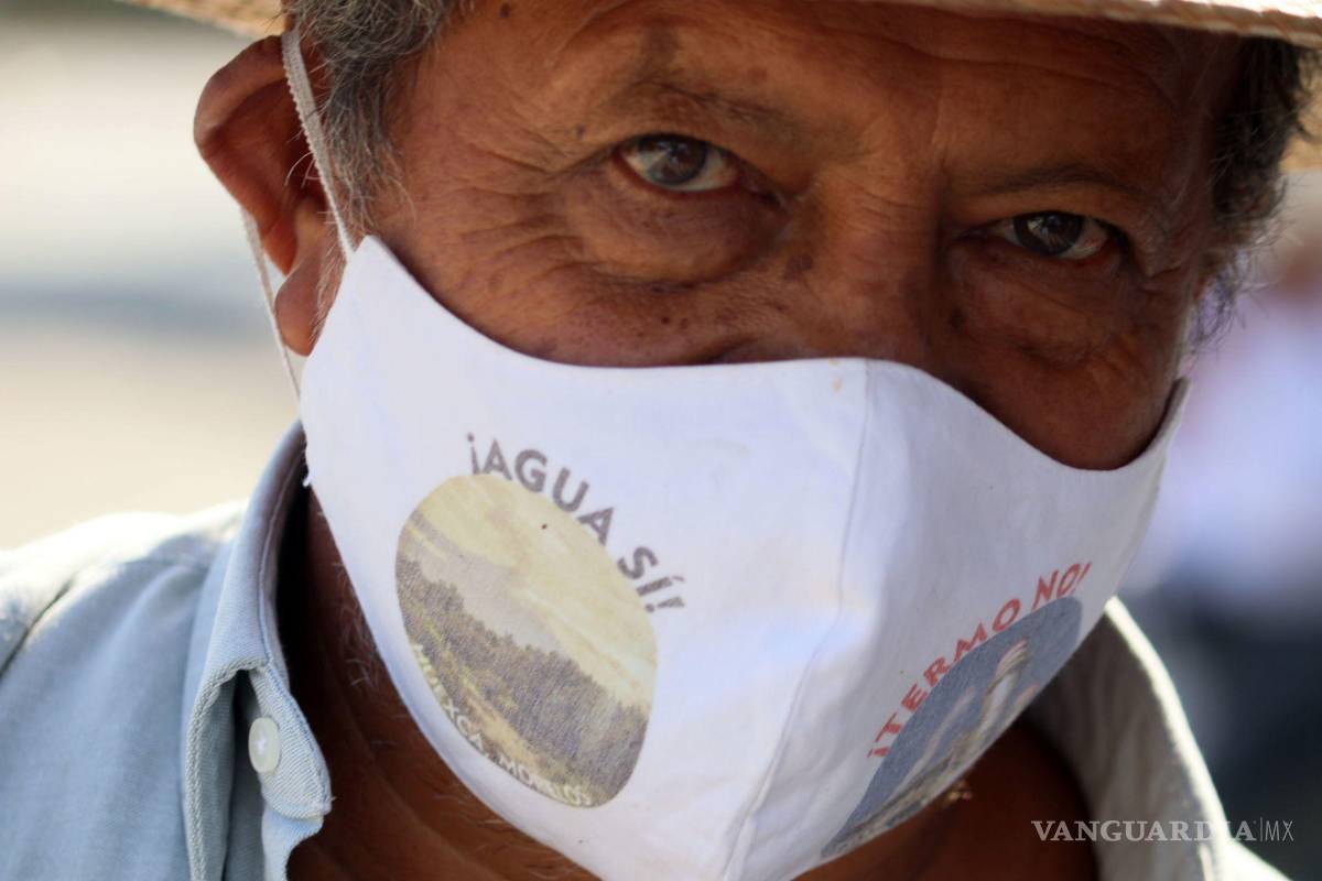 ¿Por qué los cubrebocas de tela no protegen ante Ómicron, la nueva variante del COVID-19?