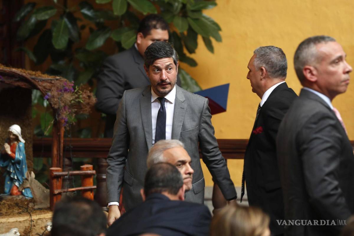 $!El embajador de México en Perú Pablo Monroy (c).