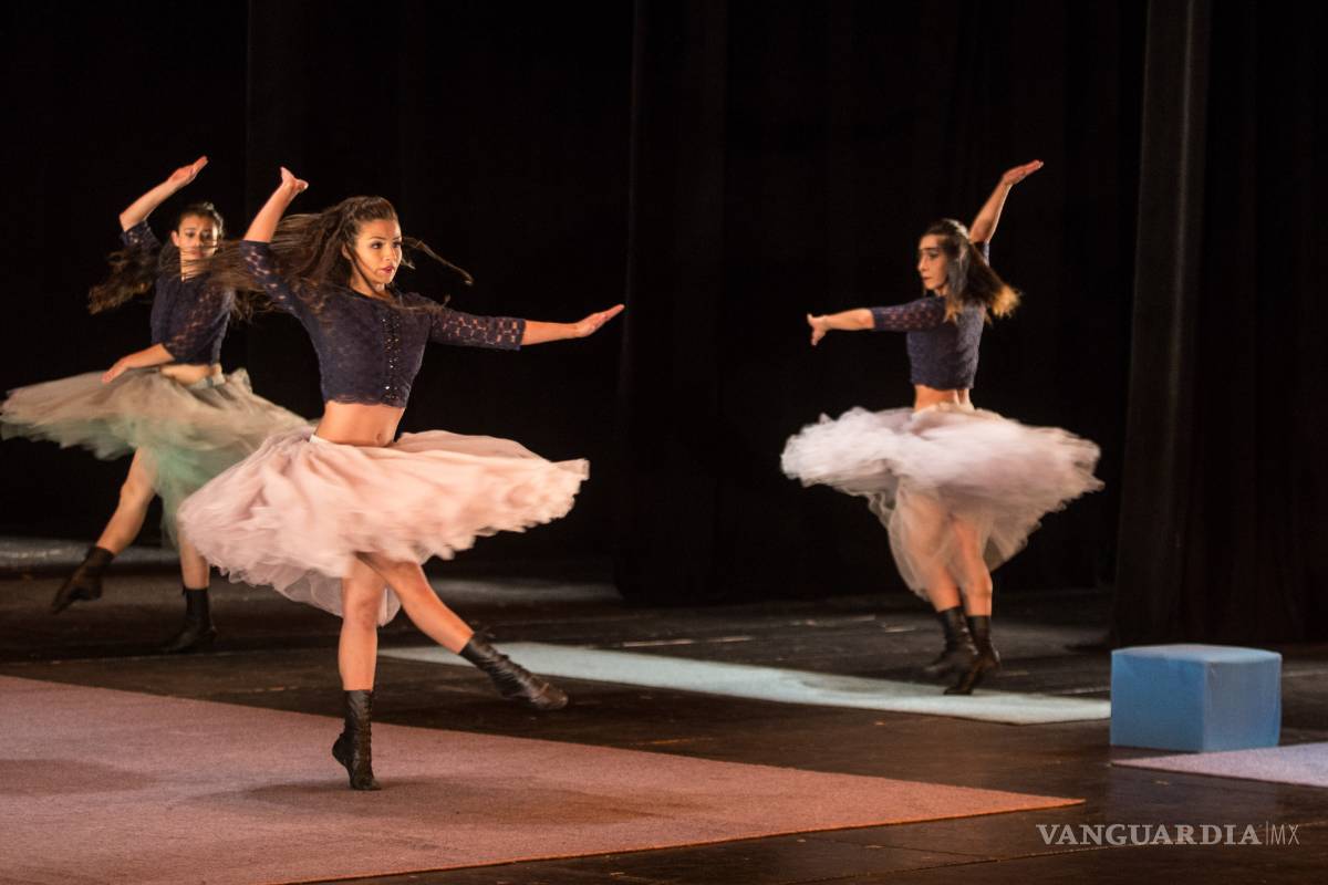 Compañía de danza Barro Rojo celebra 35 años de carrera