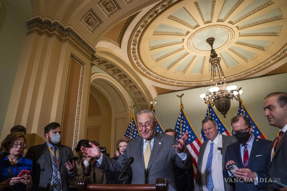 $!El líder de los demócratas en el Senado estadounidense, Chuck Schumer, se comprometió a someter a voto “tan pronto como sea posible” la nueva legislación.