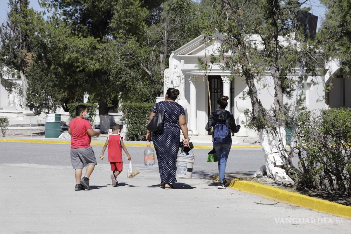 $!Será hasta el día 1 y 2 de noviembre que la verbena popular se amplié a las calles aledañas con la venta de antojitos mexicanos y artesanías
