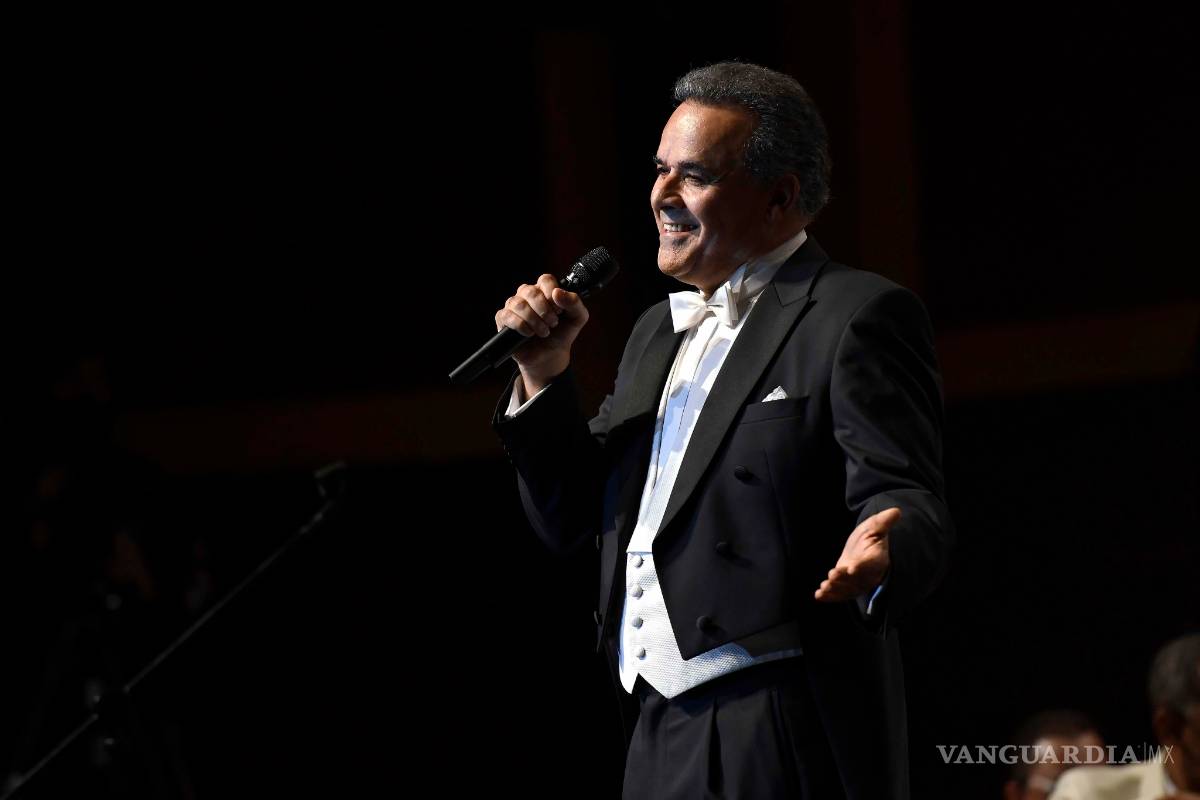 Celebra Fernando de la Mora su regreso a los escenarios en Saltillo