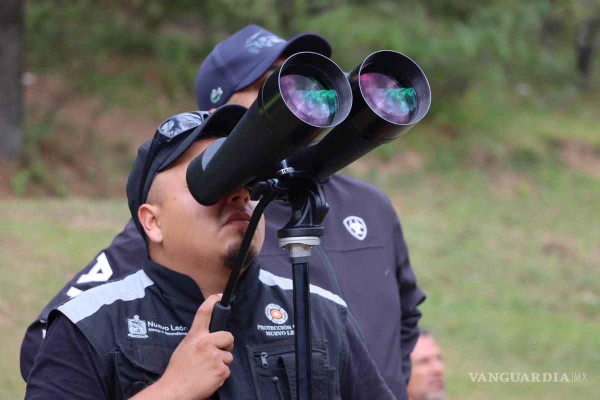 $!En la búsqueda de la mujer participa PCNL, SEDENA, Protección Civil de Monterrey, de Santa Catarina, García, San Pedro, Escobedo, GREM, Brigada Martinillos, Bomberos Arteaga, Bomberos Guadalupe.