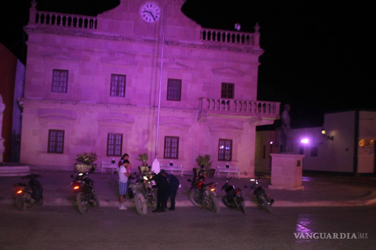 $!El director de Seguridad Pública, Noé Fernández, supervisa el operativo que busca reducir los accidentes viales.