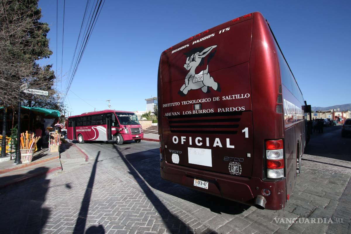 En Saltillo ‘toman’ 500 profes del ITS calles del centro; reclaman el pago de su salario y prestaciones de la primera quincena de diciembre