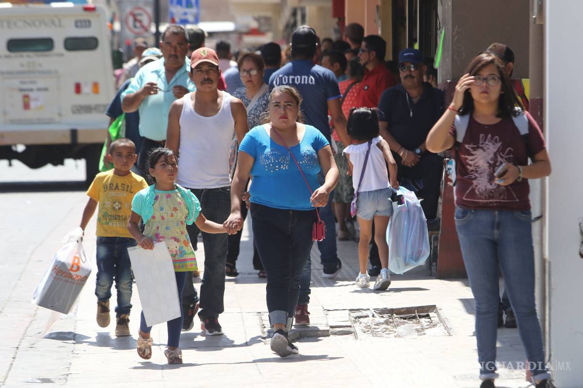 $!Un caos el centro de Saltillo por compras de regreso a clases de última hora