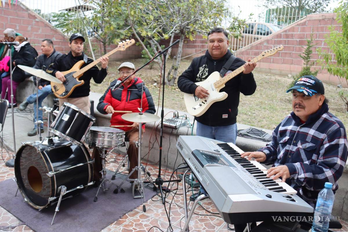 $!Como cada año, músicos de la localidad acuden a agradecer y a venerar a su santa patrona.