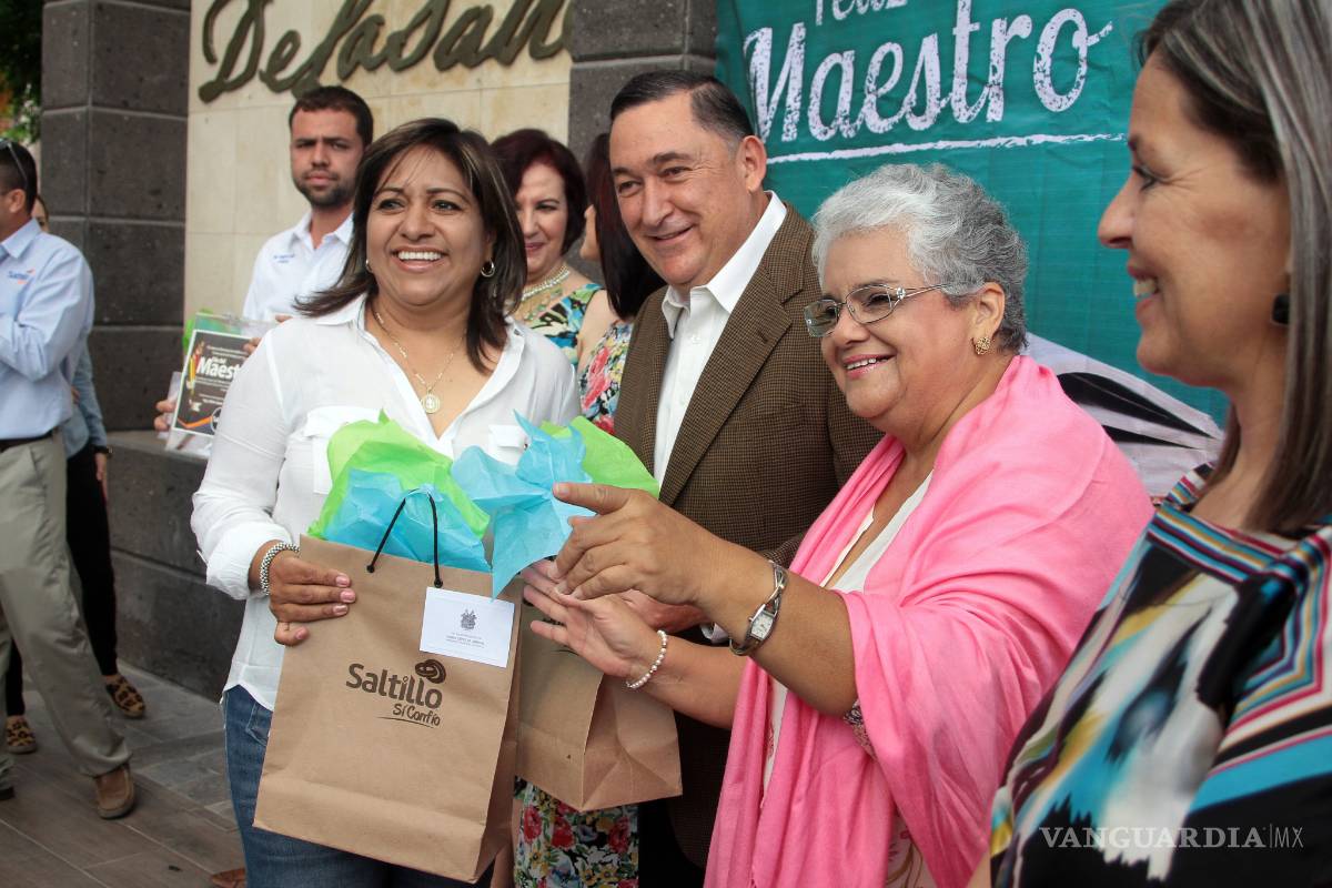 Reconoce Gobierno municipal la labor de los maestros