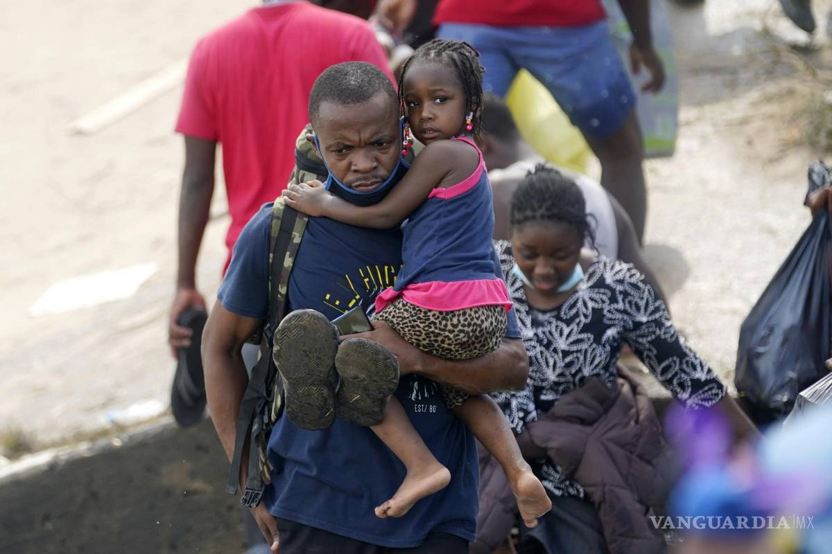 Bloquean llegada de más migrantes a Piedras Negras