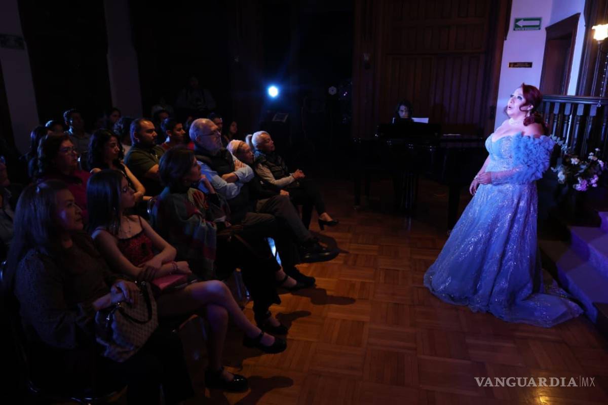 $!Las voces de la Compañía de Ópera de Saltillo ofrecieron un recorrido por el repertorio del bel canto italiano, destacando la técnica vocal y la expresividad en el escenario del Centro Cultural Casa Purcell.