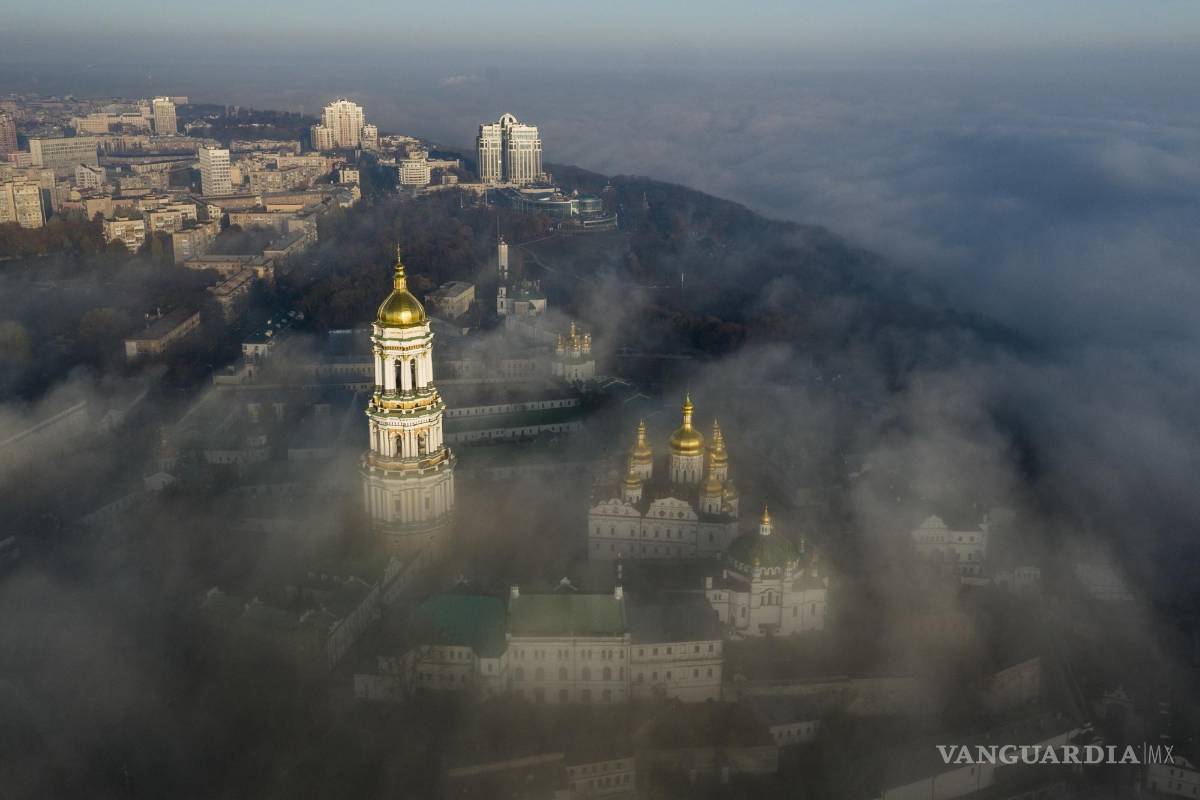 $!El Monasterio de las Cuevas de mil años de antiguedad, también conocido como el Kyiv-Pechersk Lavra. AP/Evgeniy Maloletka