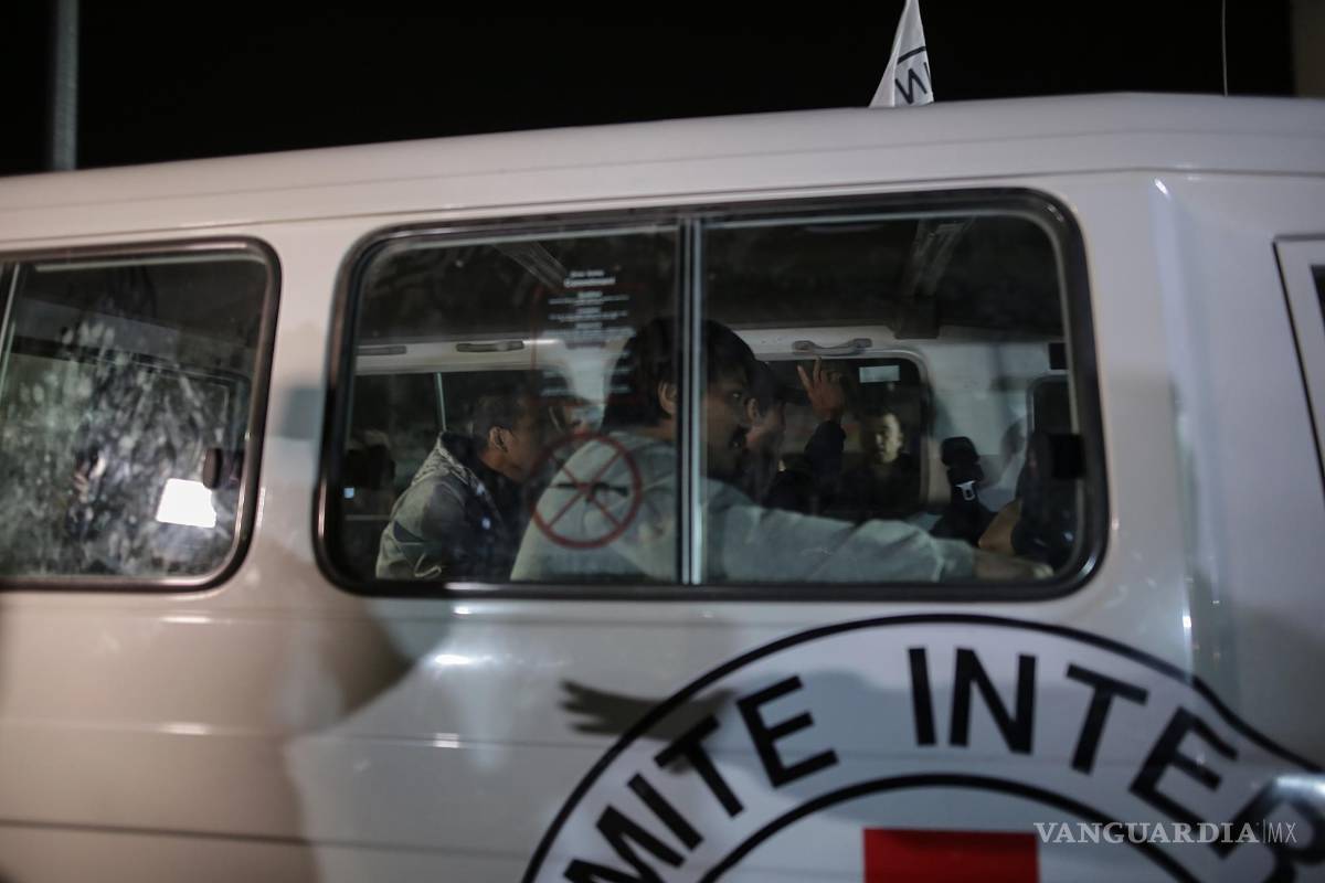 Hamás entrega a 14 rehenes y 3 extranjeros en tercer día de liberaciones