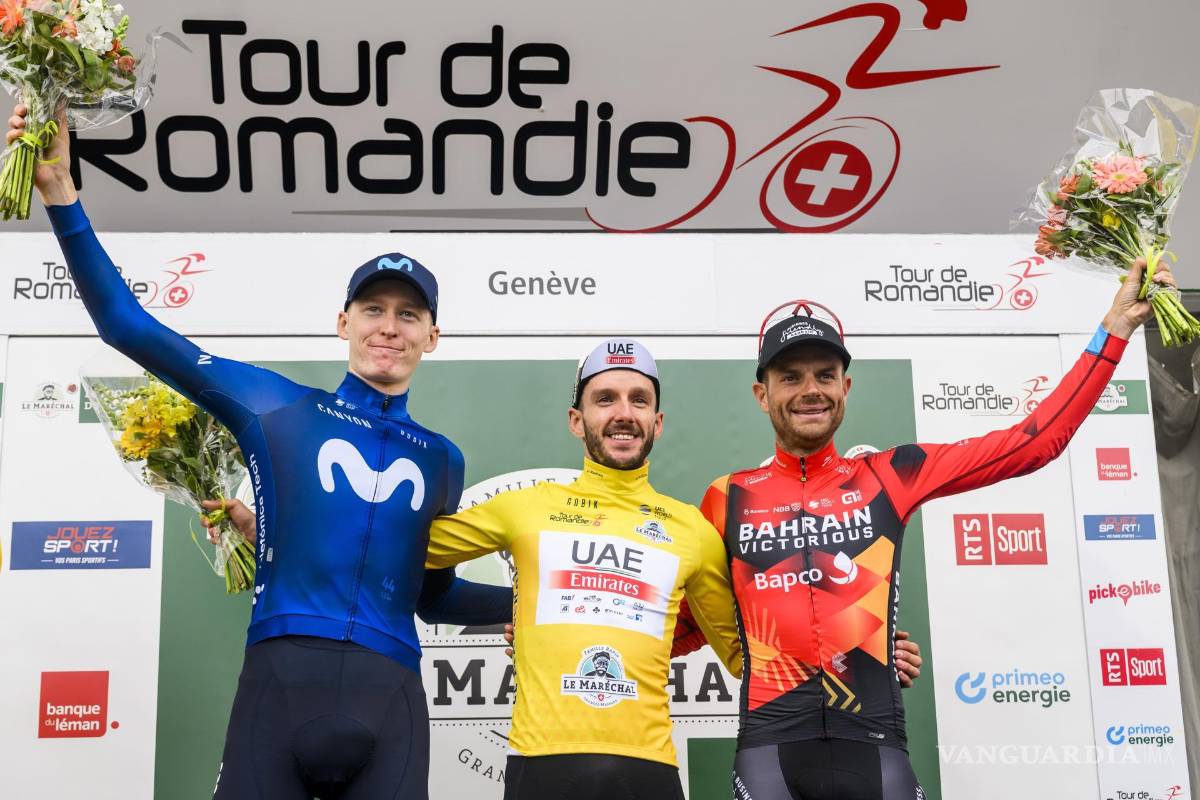 $!En la izquierda se encuentra el segundo lugar, Matteo Jorgenson (Movistar) de EUA, en el centro está situado Adam Yates (UAE Team Emirates) de Gran Bretaña y, finalmente, en el tercer puesto se ubica Damiano Caruso (Bahrain Victorious) de Italia.