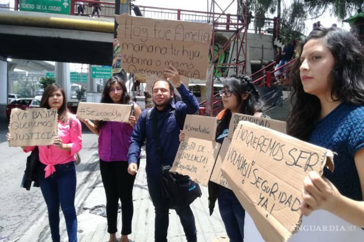 Violan en la vía pública a estudiante de la FES Acatlán, compañeros protestan