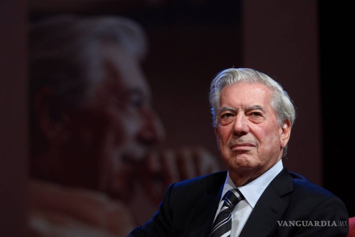 $!Ojalá periódicos en papel no desaparezcan frente a tecnología: Vargas Llosa