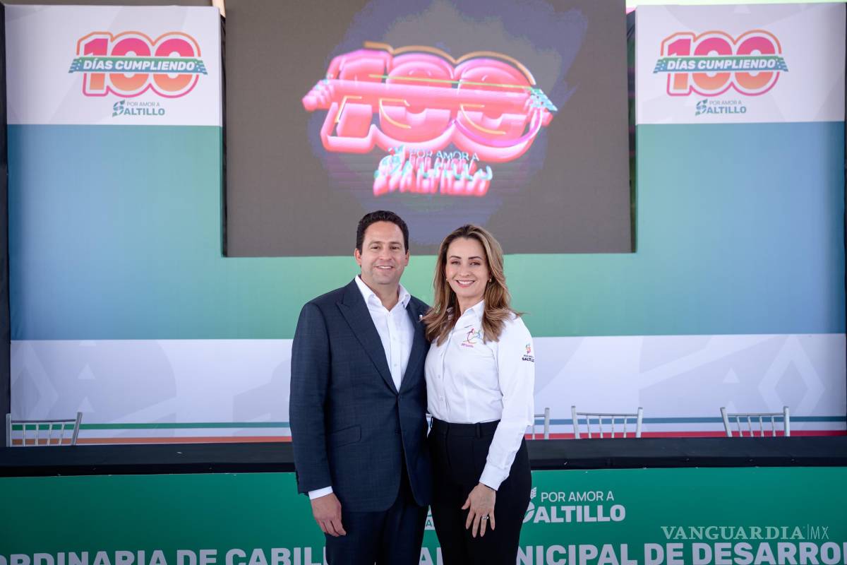 $!Javier Díaz destacó el trabajo del DIF Saltillo, que bajo el liderazgo de Luly López Naranjo, ha llevado servicios de salud y apoyo social a miles de personas en situación vulnerable.