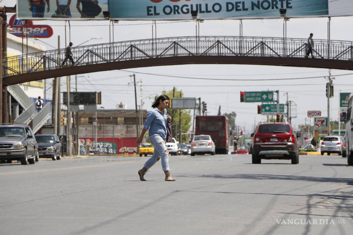 $!Peatones de Saltillo, sin miedo a la muerte
