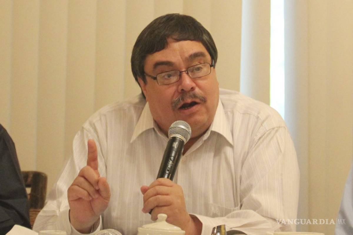 Recibe Napoleón Gómez Urrutia 100 mil dólares mensuales en fajos hasta Canadá