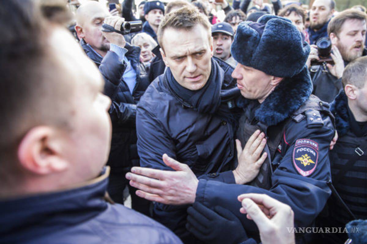 Arrestan a Navalny antes de las manifestaciones anti-Putin en Moscú