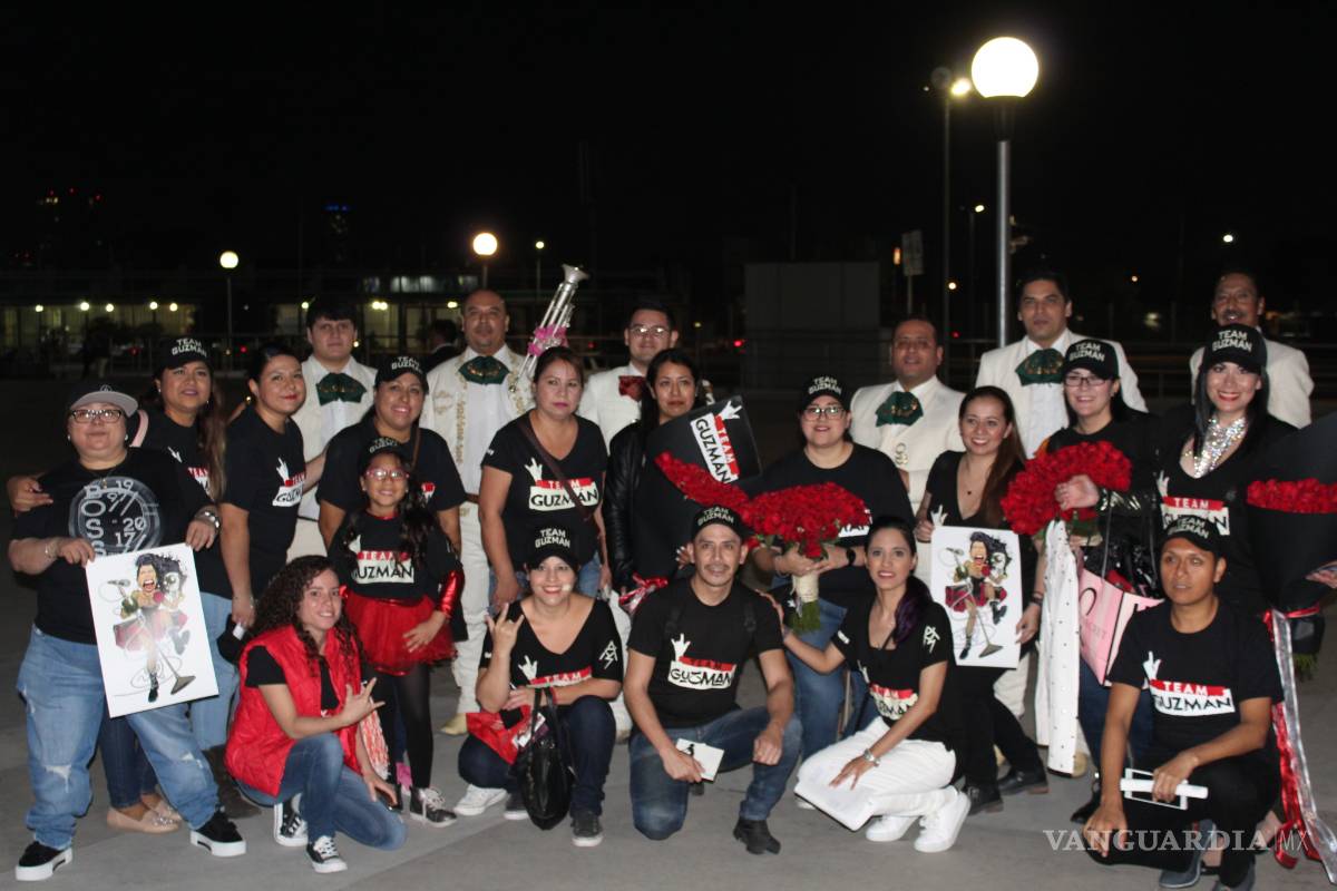 $!Fans sorprenden a Alejandra Guzmán y La Arena la reconoce