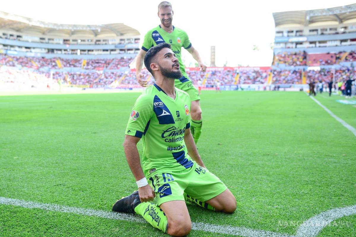 Monarcas pega a domicilio