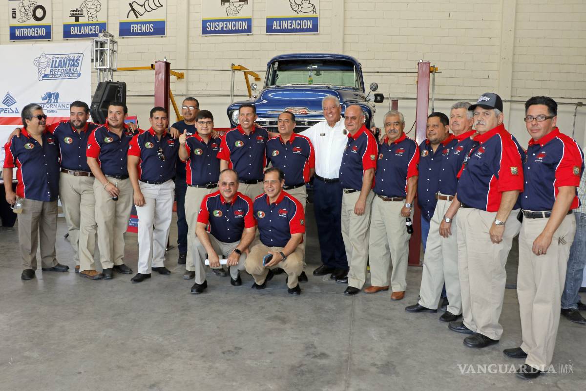 $!Va la Asociación de Autos Clásicos de Saltillo por récord mundial