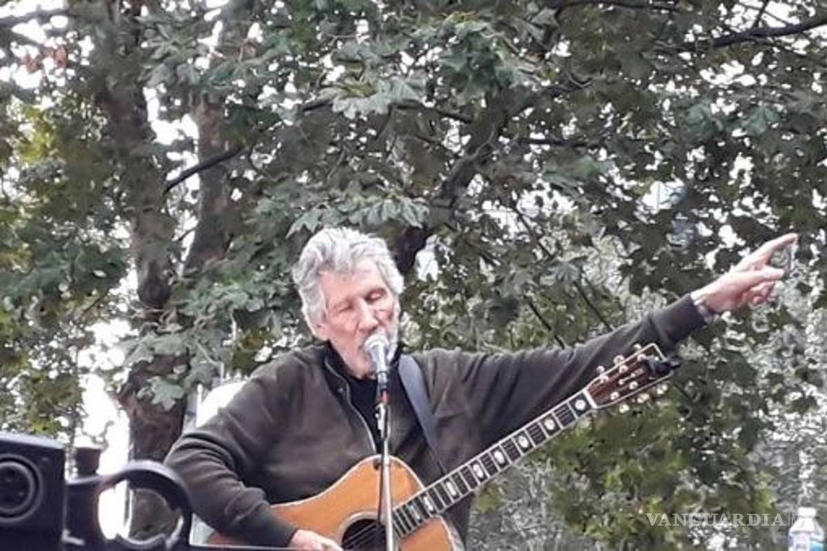 Roger Waters se manifiesta en Londres contra extradición de Julian Assange