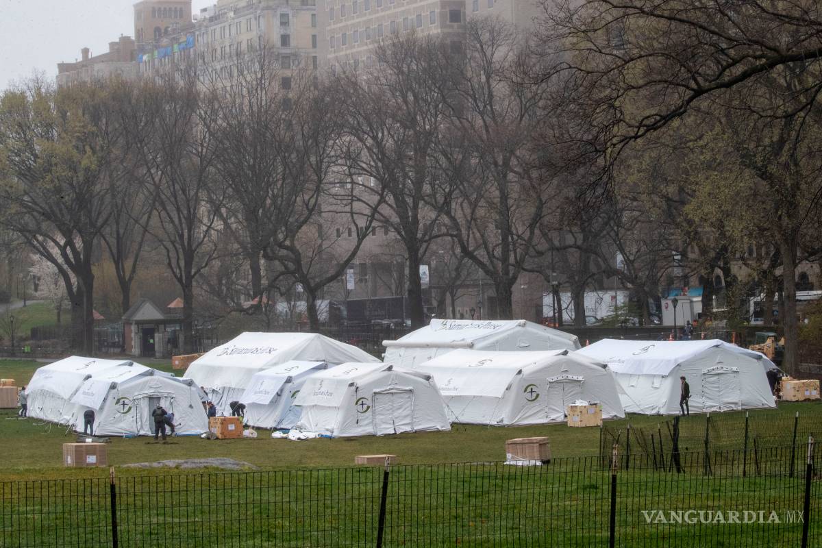 $!Coronavurus: The New Yorker dedica una conmovedora portada a los héroes de la pandemia por el COVID-19, el personal médico