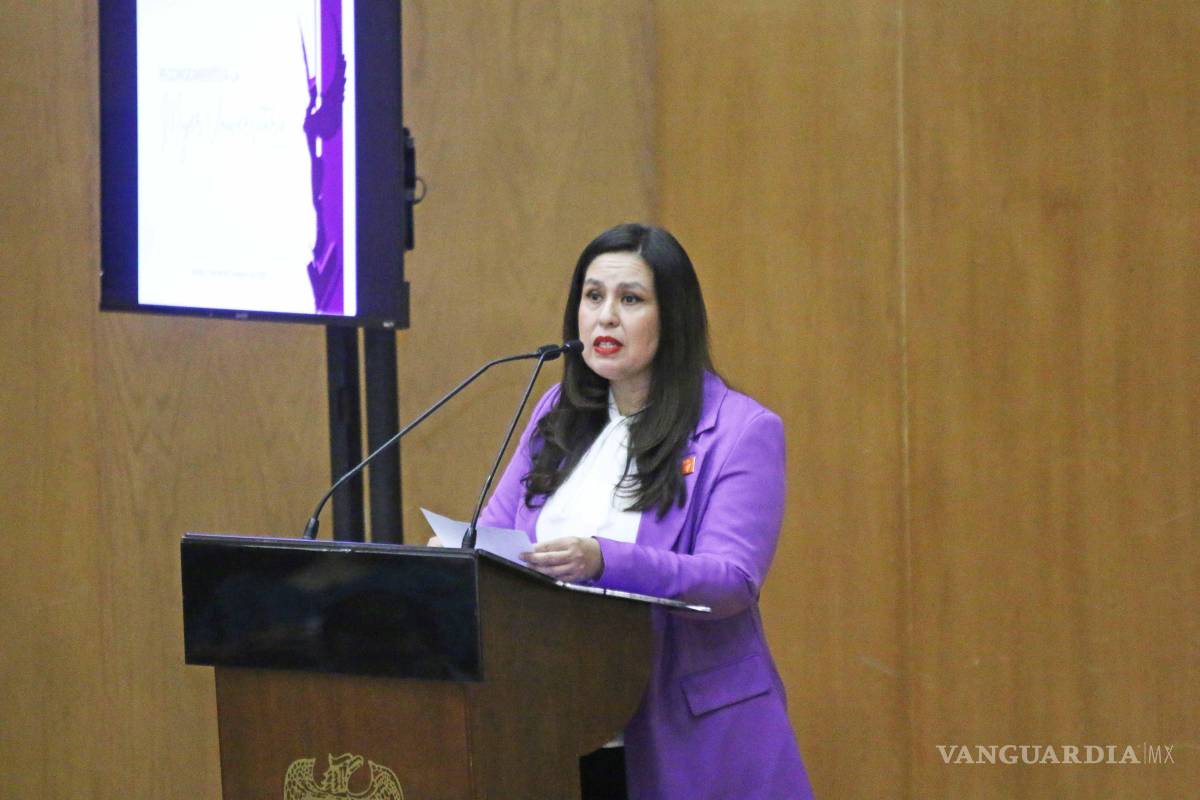 $!Katy Salinas Pérez, titular de la Fiscalía de las Mujeres, resaltó los avances en materia de género dentro de la Universidad.