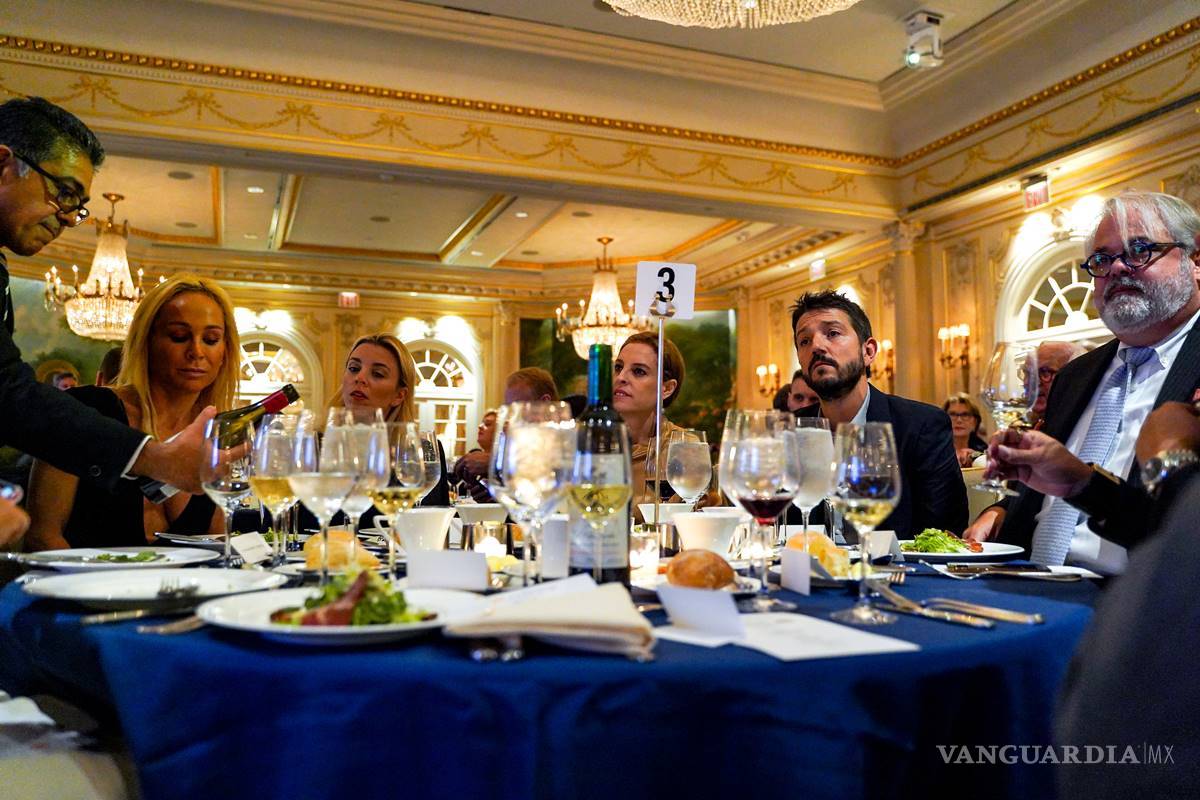 $!Tras de ponerle los cuernos a Rafael Sánchez Navarro, Marina de Tavira presume su amor con Diego Luna